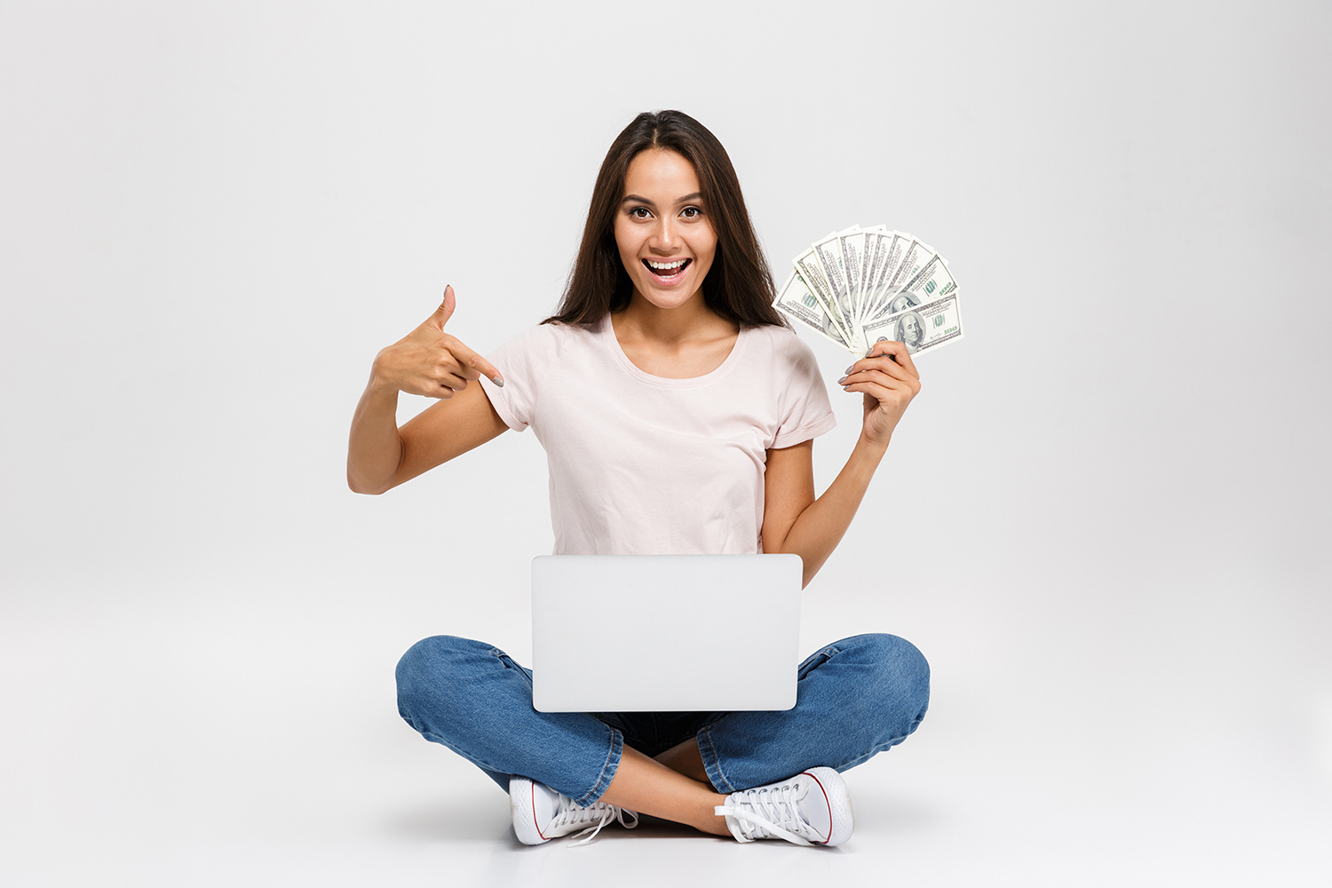 How to Earn Money Online in UAE